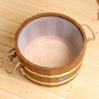 Шайка 10 л с пластиковой вставкой, ручки веревка, латунный обруч ТЕРМО липа Шайка 10 л с пластиковой вставкой, ручки веревка, латунный обруч ТЕРМО липа