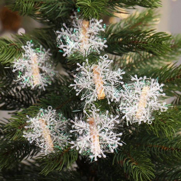 Прищепки для декора &laquo;Снежинки&raquo; белые, 6 шт.