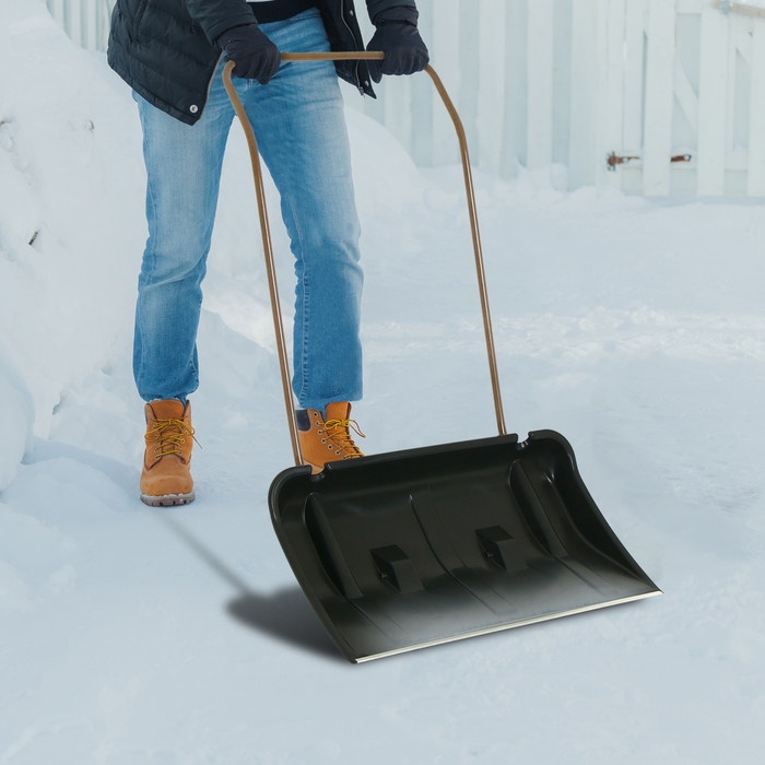 Движок пластиковый, на колёсах, размер ковша 43 &times; 75 см, металлическая планка, с быстросъёмной ручкой, чёрный