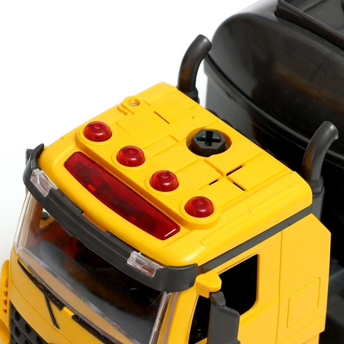 Конструктор винтовой &laquo;Бензоцистерна&raquo;, свет, звук, инерция, 75 деталей