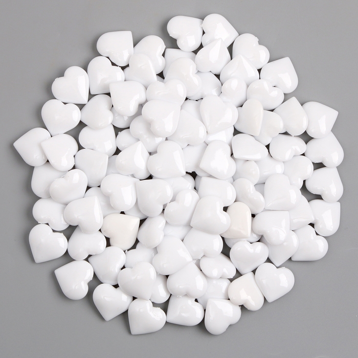 Сердечки пластиковые декоративные, набор 100 шт., размер 1 шт. &mdash; 2 &times; 2 см, цвет белый