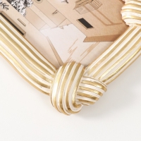 Фоторамка полистоун 10х15 см "Узлы" белая с золотом 14,2х2,2х19,2 см Фоторамка полистоун 10х15 см "Узлы" белая с золотом 14,2х2,2х19,2 см