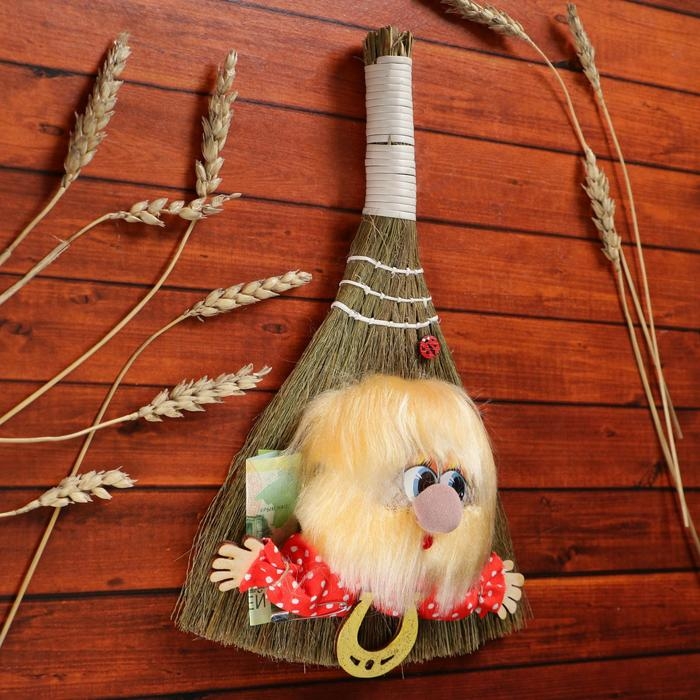 Оберег &laquo;Домовушка&raquo;, на венике, микс