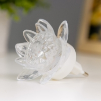 Ночник пластик "Цветочек" 8х8х7,5 см RISALUX Ночник пластик "Цветочек" 8х8х7,5 см RISALUX