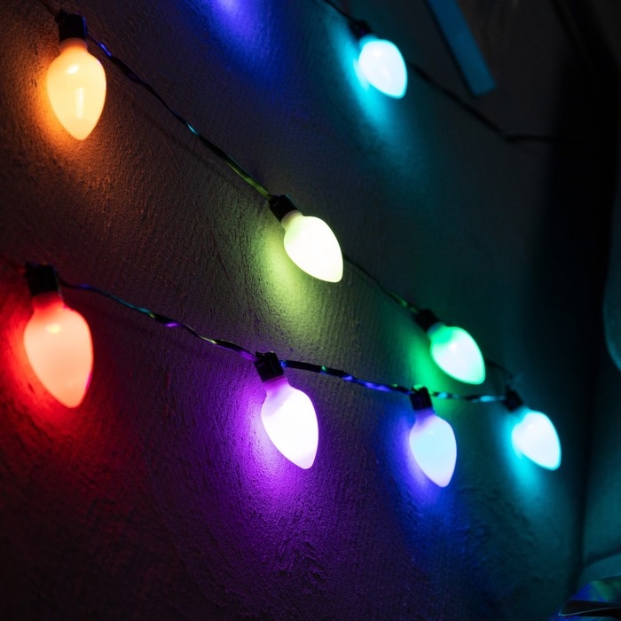 Умная гирлянда &laquo;Нить&raquo; 6 м с насадками &laquo;Шишки матовые&raquo;, IP20, тёмная нить, 20 LED, свечение RGB, USB