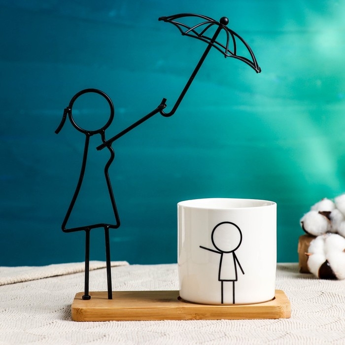 Горшок "Семья" на деревянной подставке, 27х20х10см