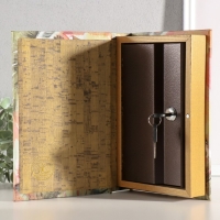 Сейф-книга дерево, кожзам, зеркало "Девушка в ярком тюрбане" 24х16х5 см Сейф-книга дерево, кожзам, зеркало "Девушка в ярком тюрбане" 24х16х5 см