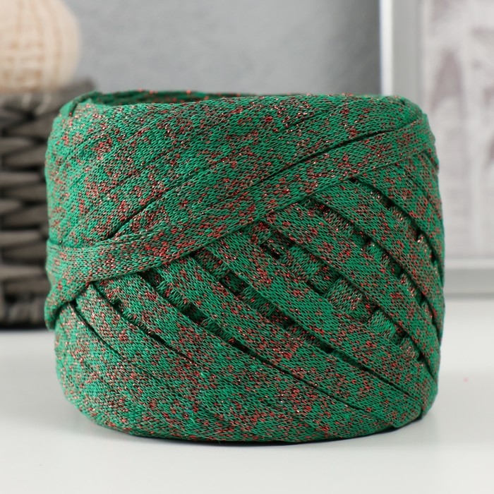 Трикотажная пряжа "Риббон" с люрексом 85м/170&plusmn;5 гр (Нефрит, люрекс: Красный)