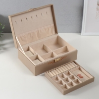 Шкатулка кожзам для украшений "Царица" светлое золото 18х27х9 см Шкатулка кожзам для украшений "Царица" светлое золото 18х27х9 см