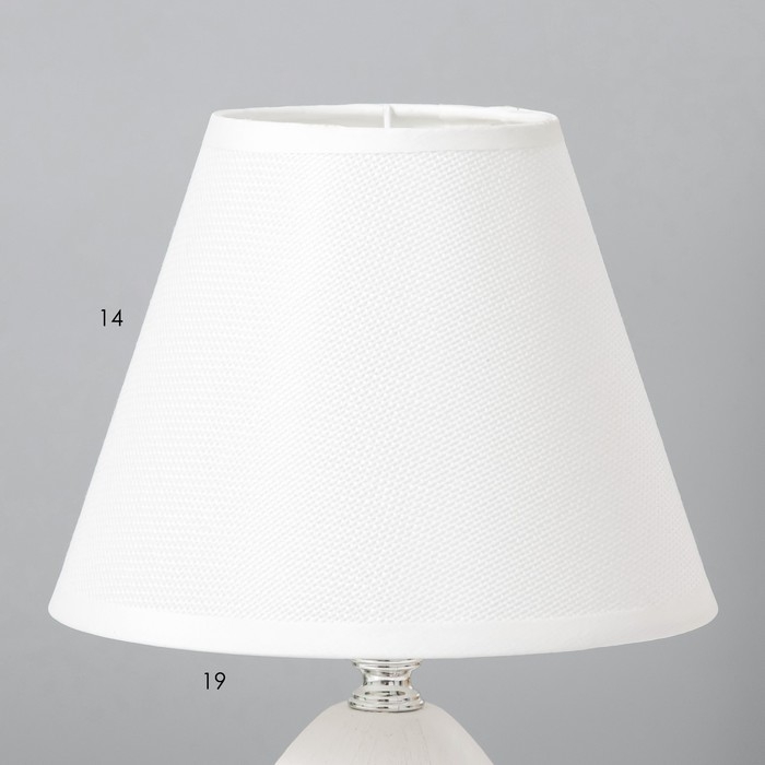 Настольная лампа "Эстель" Е14 40Вт белый 17х17х26 см RISALUX