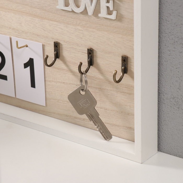 Крючки декоративные дерево с календарём "Сердце с бантом" 30х20 см