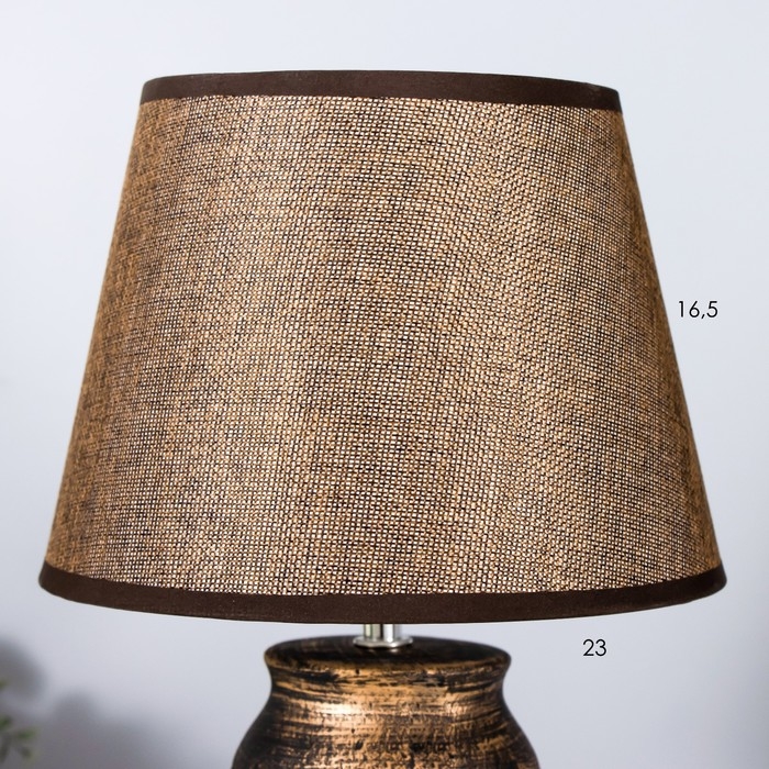 Настольная лампа "Инести" Е14 40Вт черно-золотой 22х22х36 см RISALUX