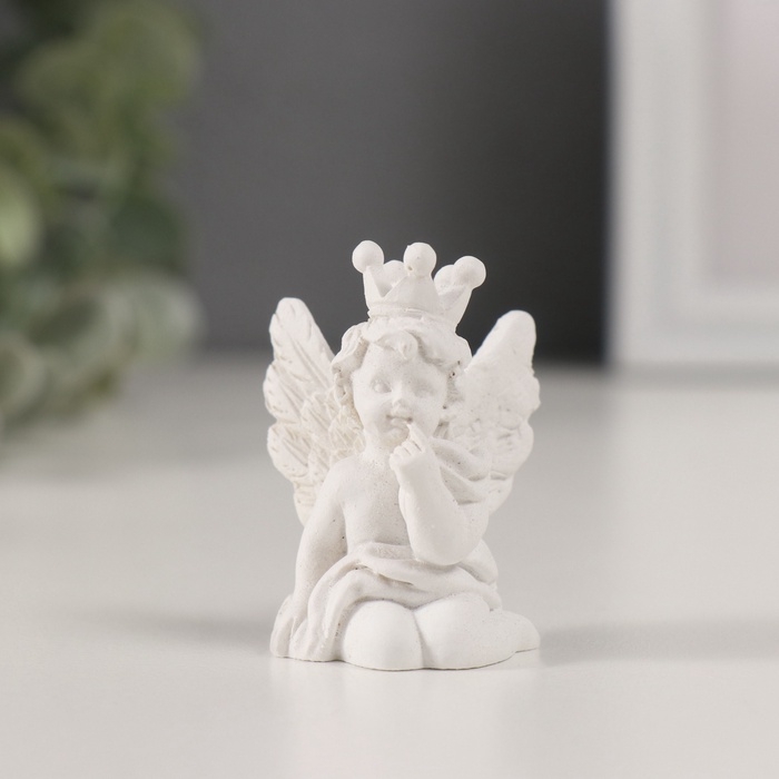 Сувенир полистоун "Ангелочек в короне" белый МИКС 3х3х5 см