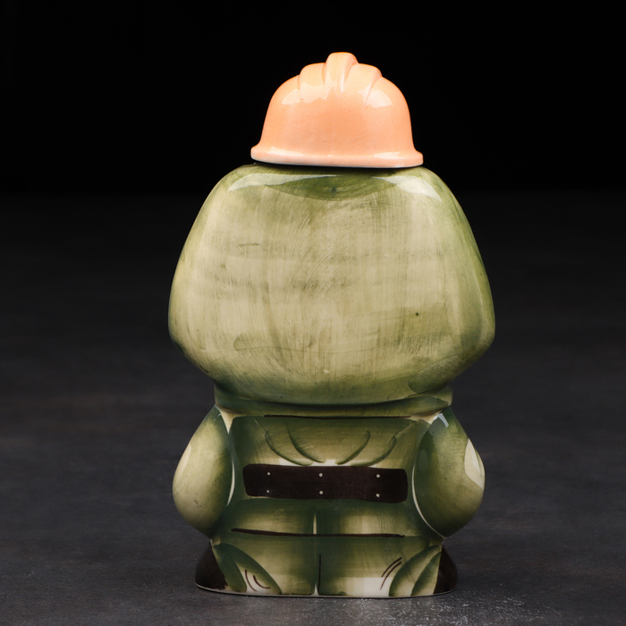 Штоф фарфоровый &laquo;Пожарный&raquo;, 0.4 л, в упаковке книге