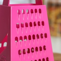 Тёрка четырёхгранная «Яркость цвета», 16 см, цвет МИКС Тёрка четырёхгранная «Яркость цвета», 16 см, цвет МИКС