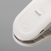 Светильник на прищепке с подставкой под телефон "Грань" 5Вт LED USB 2700-6500К белый Светильник на прищепке с подставкой под телефон "Грань" 5Вт LED USB 2700-6500К белый