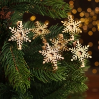 Набор декоративных прищепок с подсветкой «Снежинки» 12×8 см, набор 6 шт. Набор декоративных прищепок с подсветкой «Снежинки» 12×8 см, набор 6 шт.