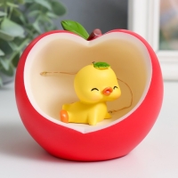 Сувенир полистоун свет "Утёнок в яблочке" МИКС 3хLR1130 10х7,6х10 см