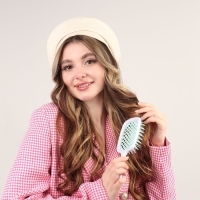 Расчёска массажная, широкая, вентилируемая, 8,5 &times; 20,5 см, PVC коробка, цвет белый/бирюзовый