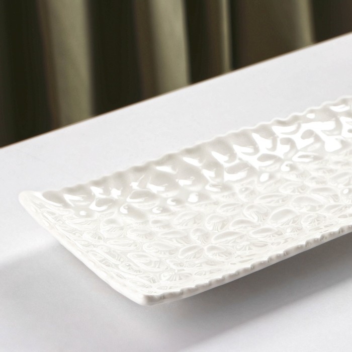 Блюдо керамическое сервировочное &laquo;Воздушность&raquo;, 35,5&times;10,5&times;2.5 см, цвет белый