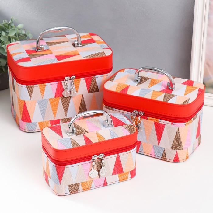 Шкатулка кожзам с зеркалом Шкатулка кожзам с зеркалом "Треугольники. Алый" н-р 3 шт 18х10х12,5 21х13х15,5 23х15х18,5 см