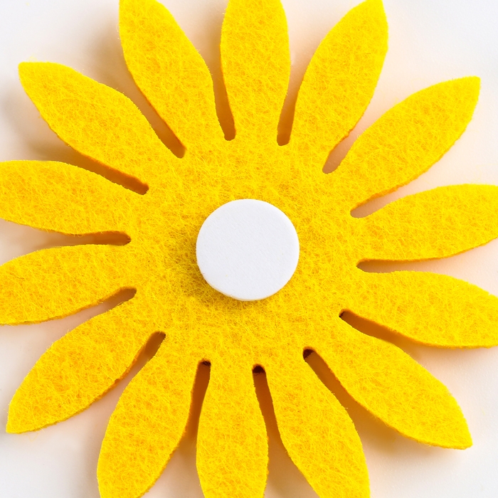 Декор из фетра на клеевой основе, набор 20 шт., размер 1 шт. &mdash; 6 &times; 6 см., цвет жёлтый