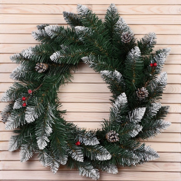 Новогодний венок Новогодний венок "Интерьерный белоснежный" (шишки серебро+ягоды) 45см