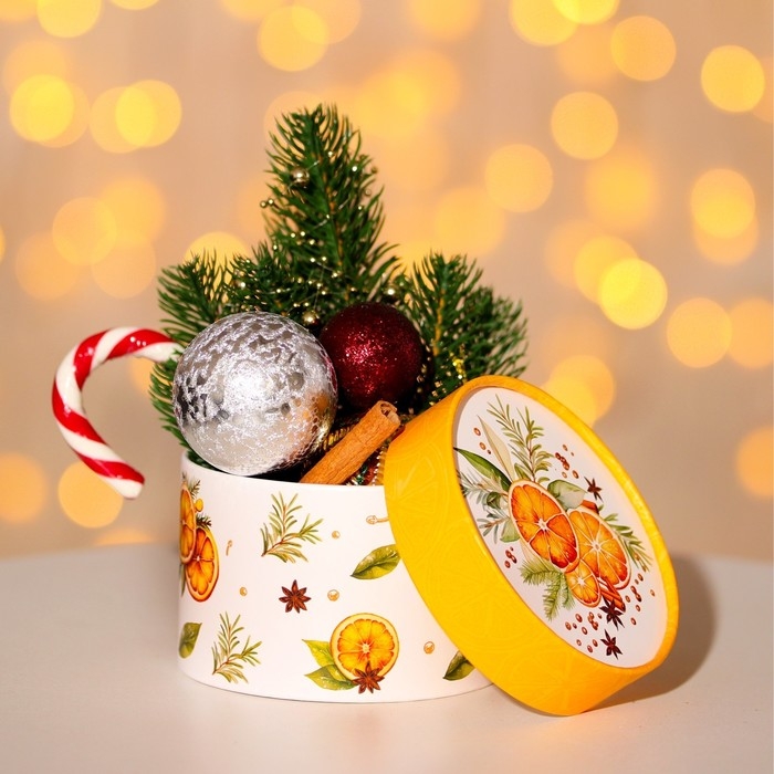 Новый год. Коробка подарочная новогодняя для макарун тубус без окна Новый год. Коробка подарочная новогодняя для макарун тубус без окна "Мандаринки", 12 х 8 см.
