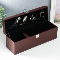 Шкатулка дерево, кожзам под бутылку "Коричневая с белой строчкой" 4 предмета 36х11х12 см Шкатулка дерево, кожзам под бутылку "Коричневая с белой строчкой" 4 предмета 36х11х12 см