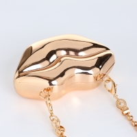 Сумка женская на магните, цвет золотой