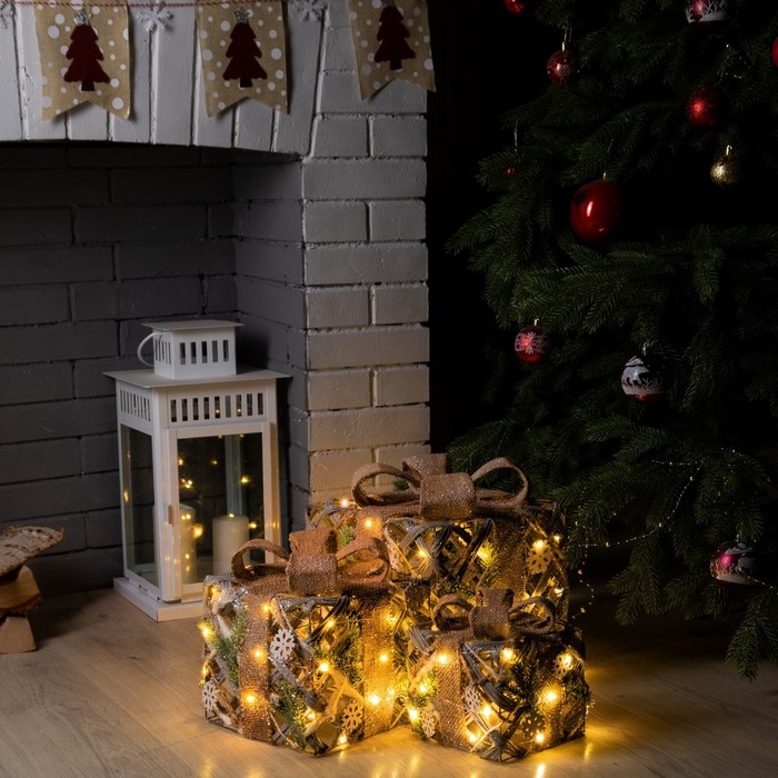 Светодиодная фигура &laquo;Подарки с еловой веткой&raquo; 15, 20, 25 см, текстиль, металл, батарейки ААх2 (не в комплекте), свечение тёплое белое