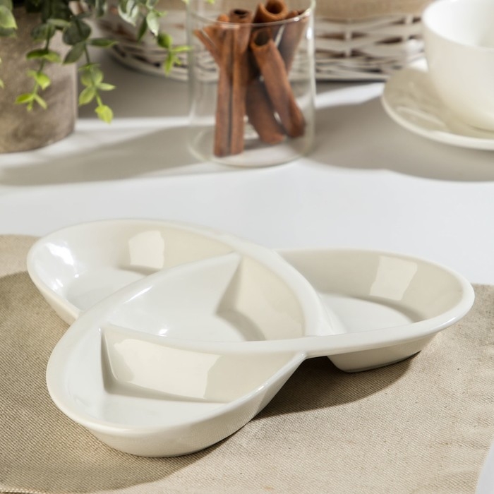 Менажница керамическая 4 ячейки &laquo;Трикветр&raquo;, 20&times;2,5 см