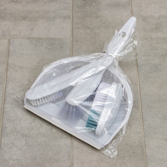 Щётки для уборки, набор из 4 предметов: совок, щётка-сметка, 2 универсальные щётки Щётки для уборки, набор из 4 предметов: совок, щётка-сметка, 2 универсальные щётки