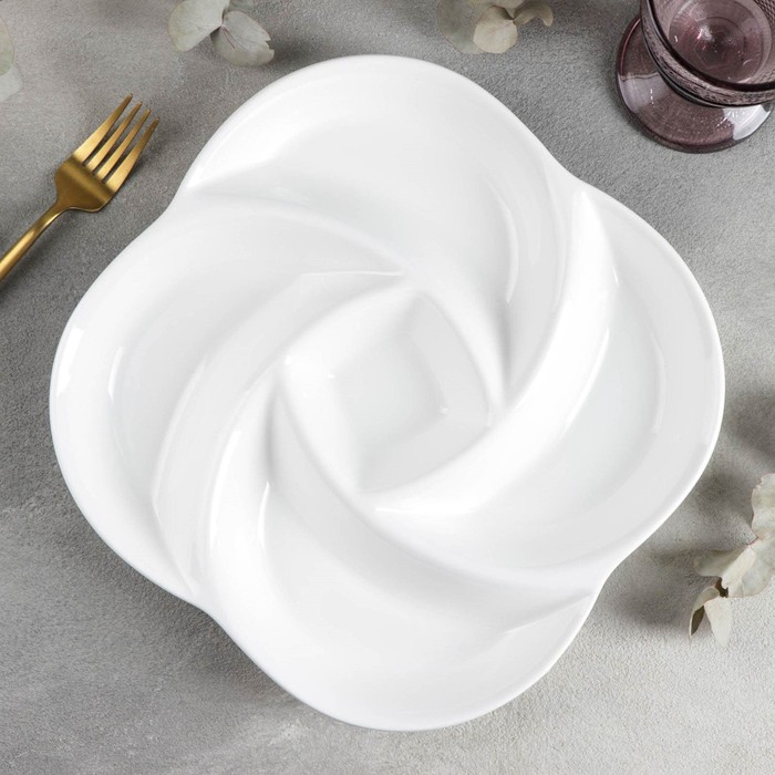 Менажница фарфоровая 5 ячеек Wilmax, d=30 см, цвет белый Менажница фарфоровая 5 ячеек Wilmax, d=30 см, цвет белый