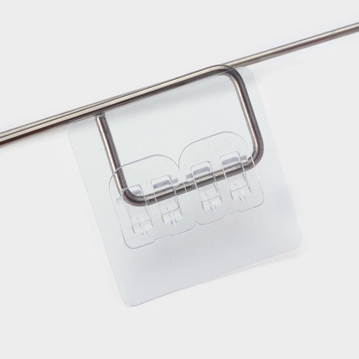 Салфетки в рулоне многоразовые безворсовые в наборе с держателем Доляна, 100 шт, 20&times;20 см, цвет белый