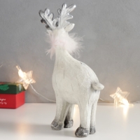 Сувенир полистоун "Лосик с серебристыми рожками, с пуховым шарфом" 20х11х7 см Сувенир полистоун "Лосик с серебристыми рожками, с пуховым шарфом" 20х11х7 см