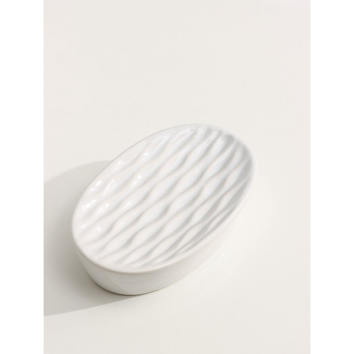 Набор аксессуаров для ванной комнаты Доляна &laquo;Течение&raquo;, 4 предмета (дозатор 350 мл, мыльница, два стакана 300 мл), цвет белый