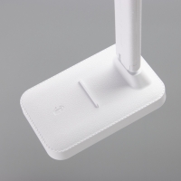 Светильник настольный с подставкой под телефон "Дуо" 8Вт LED USB 2700-6500К белый Светильник настольный с подставкой под телефон "Дуо" 8Вт LED USB 2700-6500К белый