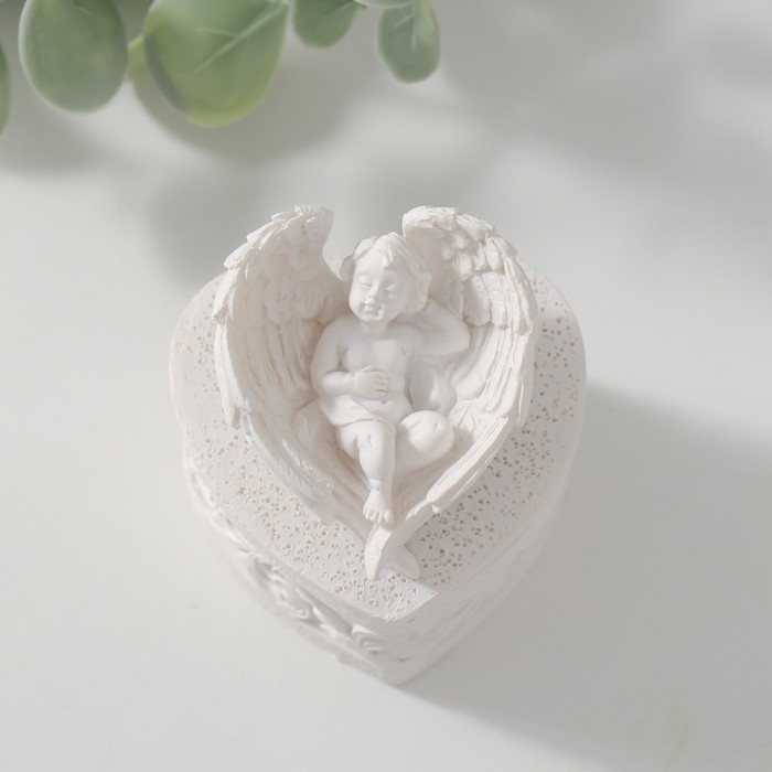 Шкатулка полистоун "Белоснежный ангел спит в крыльях" 5,5х5,2х5,7 см