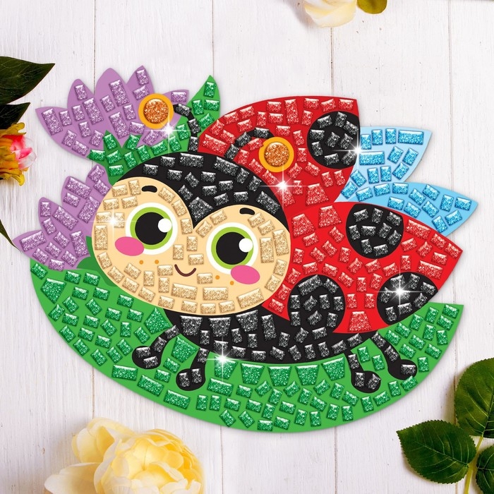 Аппликация стикерами форменная &laquo;Божья коровка на листочке&raquo;, набор для творчества, стикерная мозаика