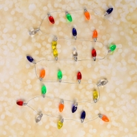 Миниатюра кукольная &laquo;Гирлянда - сосулька&raquo; длина 1 метр, игрушка: 2,5&times;0,8 см, цвета МИКС