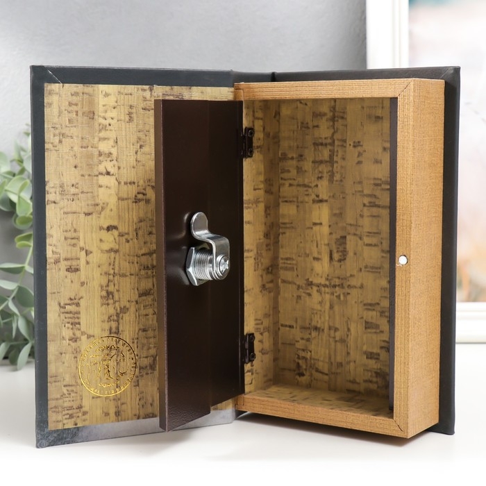 Сейф-книга дерево кожзам Сейф-книга дерево кожзам "Детектив. Лестница в арке" 21х13х5 см