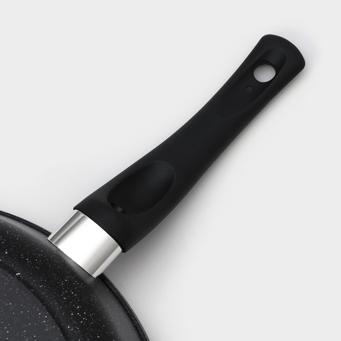 Сковорода Доляна «Элит», d=28 см, пластиковая ручка, антипригарное покрытие Сковорода Доляна «Элит», d=28 см, пластиковая ручка, антипригарное покрытие