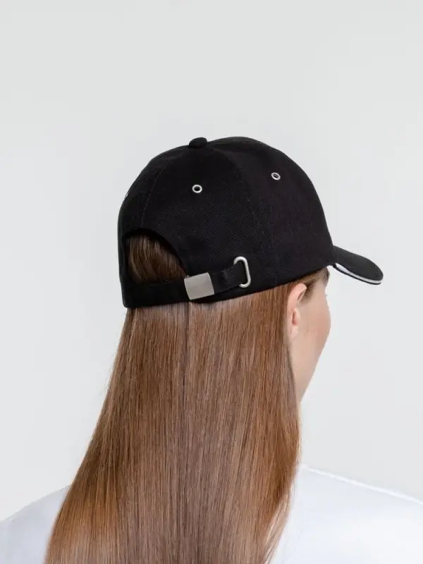 Бейсболка Classic, черная с белым кантом Бейсболка Classic, черная с белым кантом