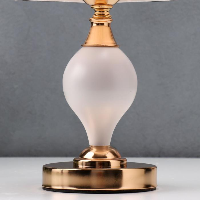 Лампа настольная "Галатея" 1х40Вт Е27 220В белый-золото 20х20х38,5 см.
