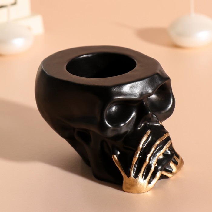 Подсвечник "Череп Безмолвие" 7*10см черный с золотыми пальцами