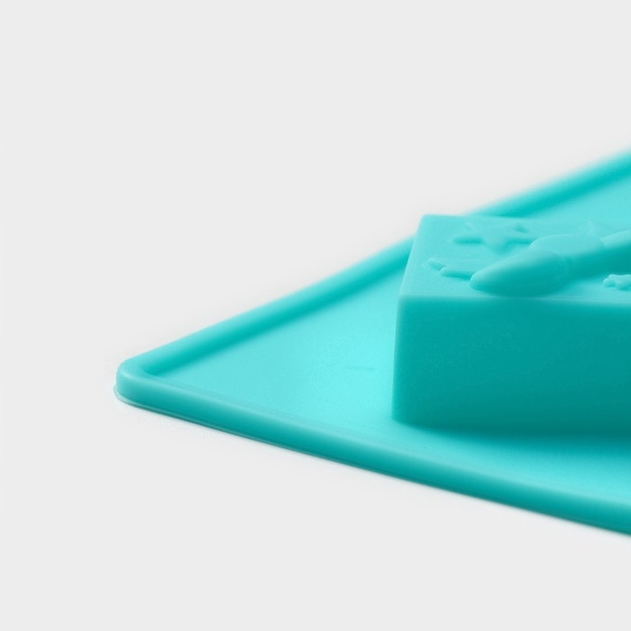 Форма для конфет и шоколада новогодняя Доляна &laquo;Новый год&raquo;, силикон, 21,5&times;10 см, 12 ячеек, цвет бирюзовый