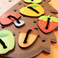 Шнуровка "Ёжик на полянке" Шнуровка "Ёжик на полянке"