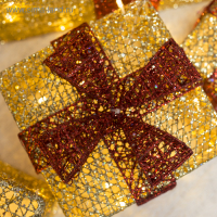 Светодиодная фигура &laquo;Подарки с красной лентой&raquo; 15, 20, 25, 30, 35, 40 см, текстиль, металл, 220 В, 8 режимов, свечение тёплое белое