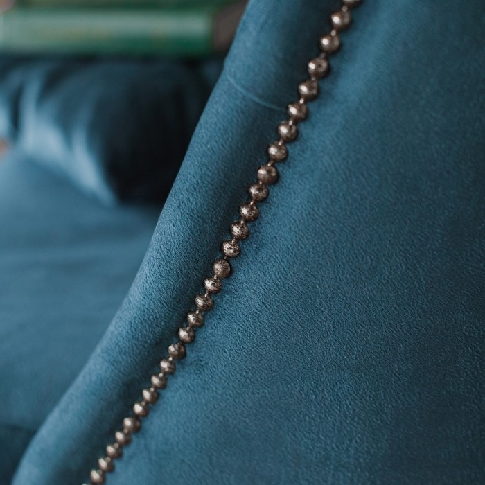 Гвозди ТУНДРА, декоративные, обивочные, 10х18,5 мм, хром, 100 шт Гвозди ТУНДРА, декоративные, обивочные, 10х18,5 мм, хром, 100 шт